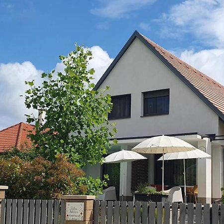 Relax Balaton Apartmanok Balatonfüred Esterno foto