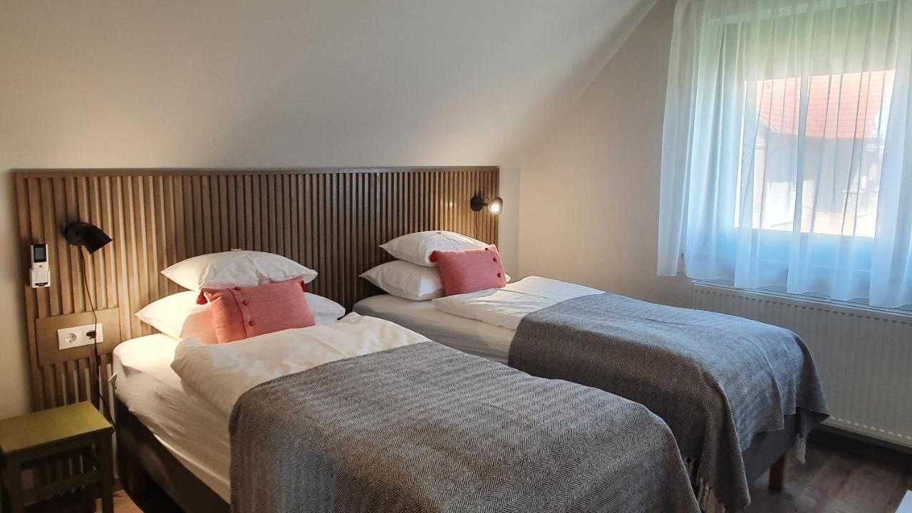 Relax Balaton Apartmanok Balatonfüred Esterno foto