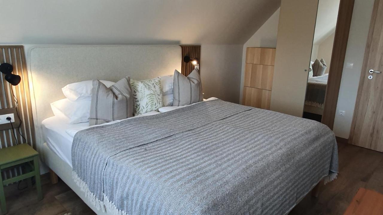 Relax Balaton Apartmanok Balatonfüred Esterno foto
