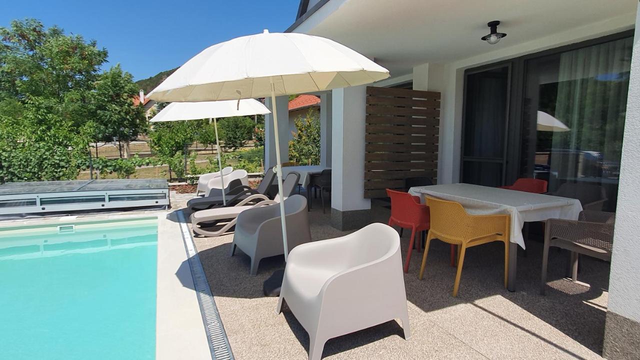 Relax Balaton Apartmanok Balatonfüred Esterno foto