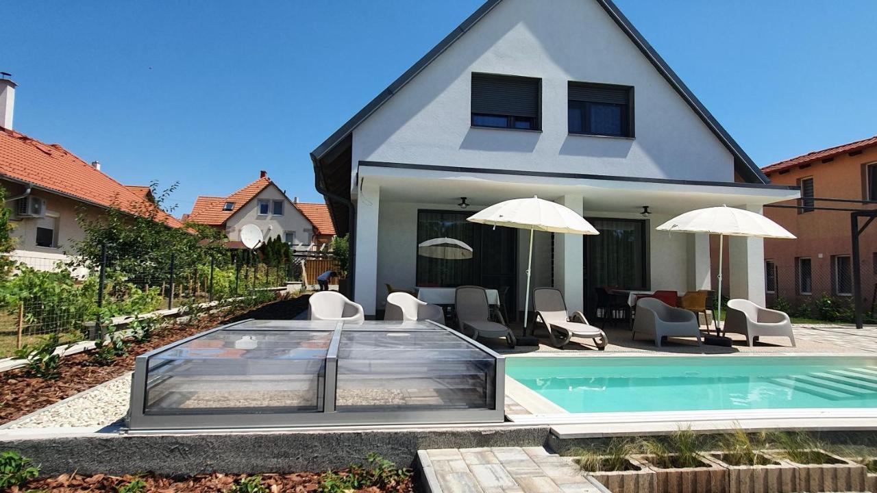 Relax Balaton Apartmanok Balatonfüred Esterno foto