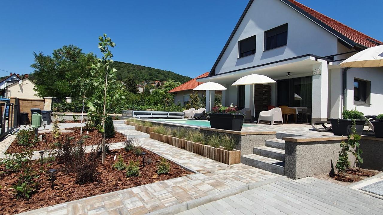 Relax Balaton Apartmanok Balatonfüred Esterno foto