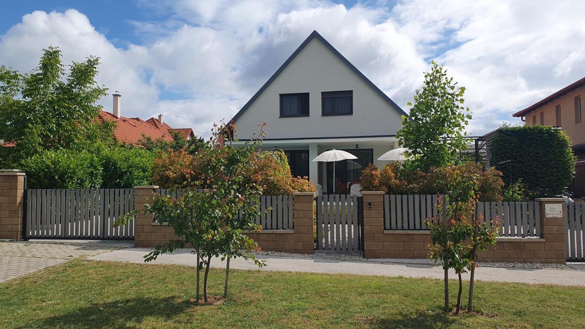 Relax Balaton Apartmanok Balatonfüred Esterno foto