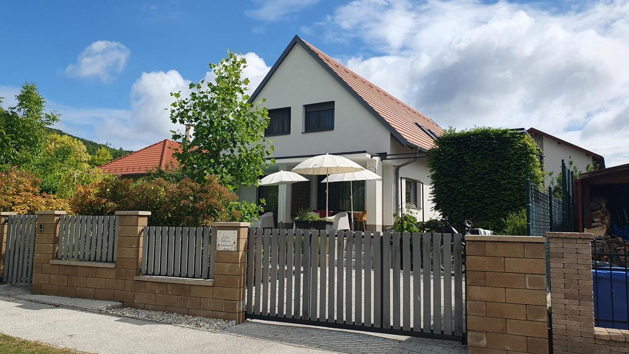 Relax Balaton Apartmanok Balatonfüred Esterno foto