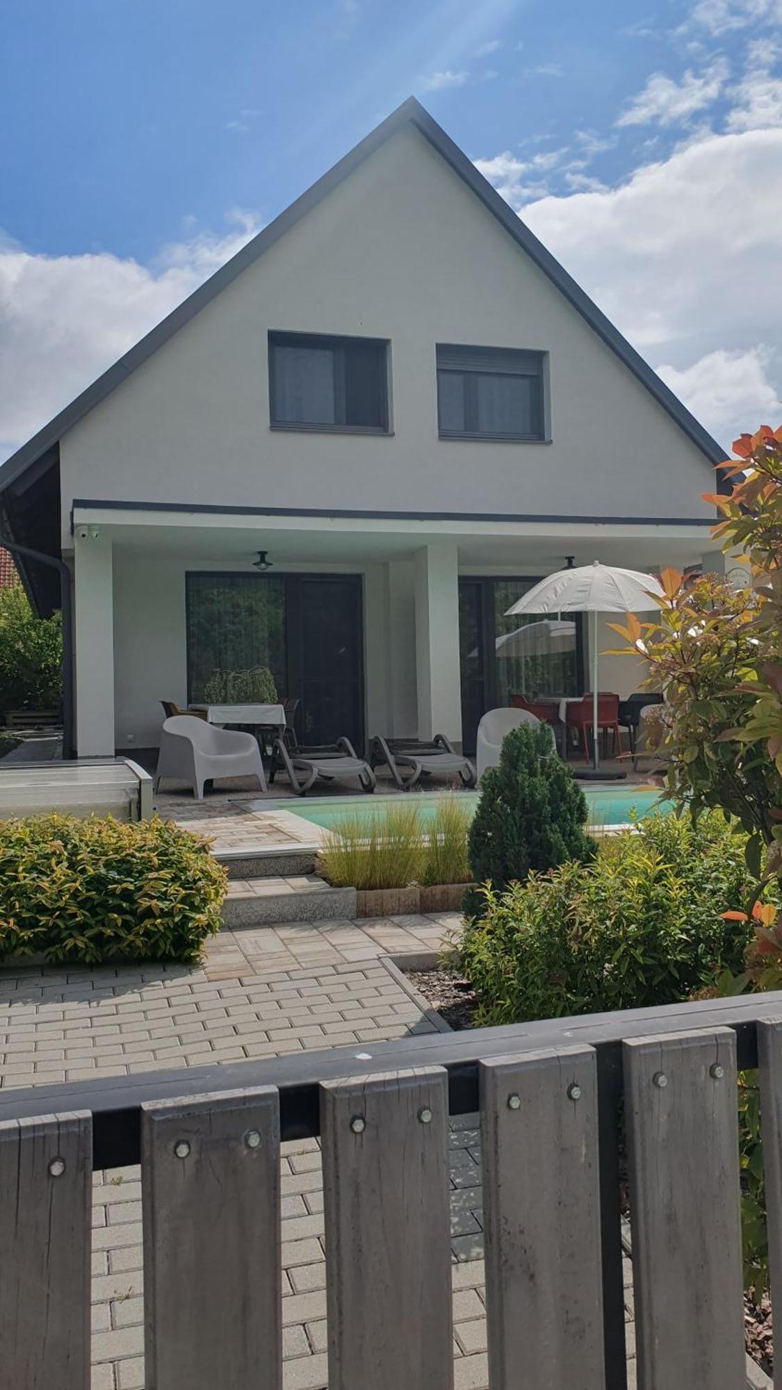 Relax Balaton Apartmanok Balatonfüred Esterno foto